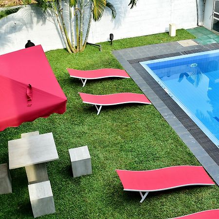 Sky Transit Hotel Katunayake Exterior photo