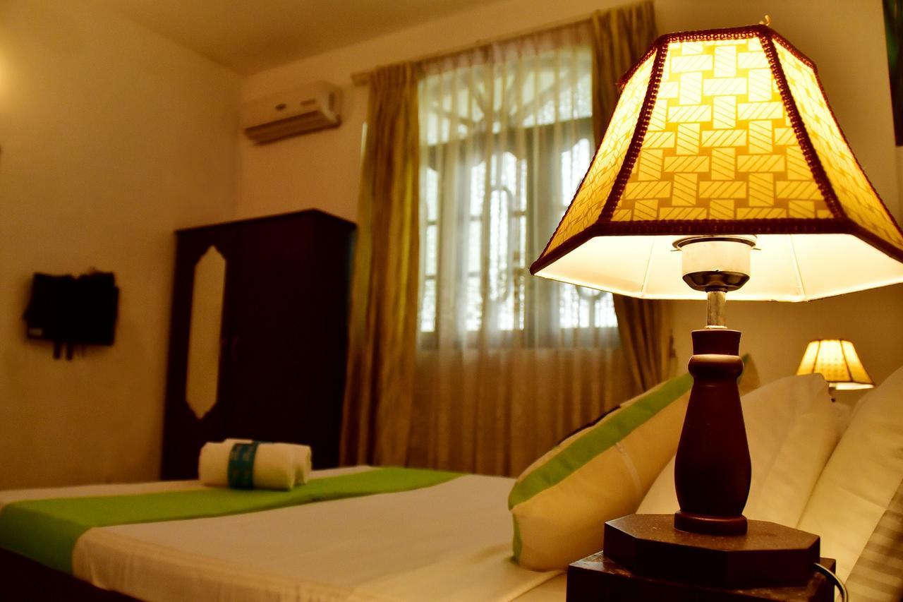 Sky Transit Hotel Katunayake Exterior photo