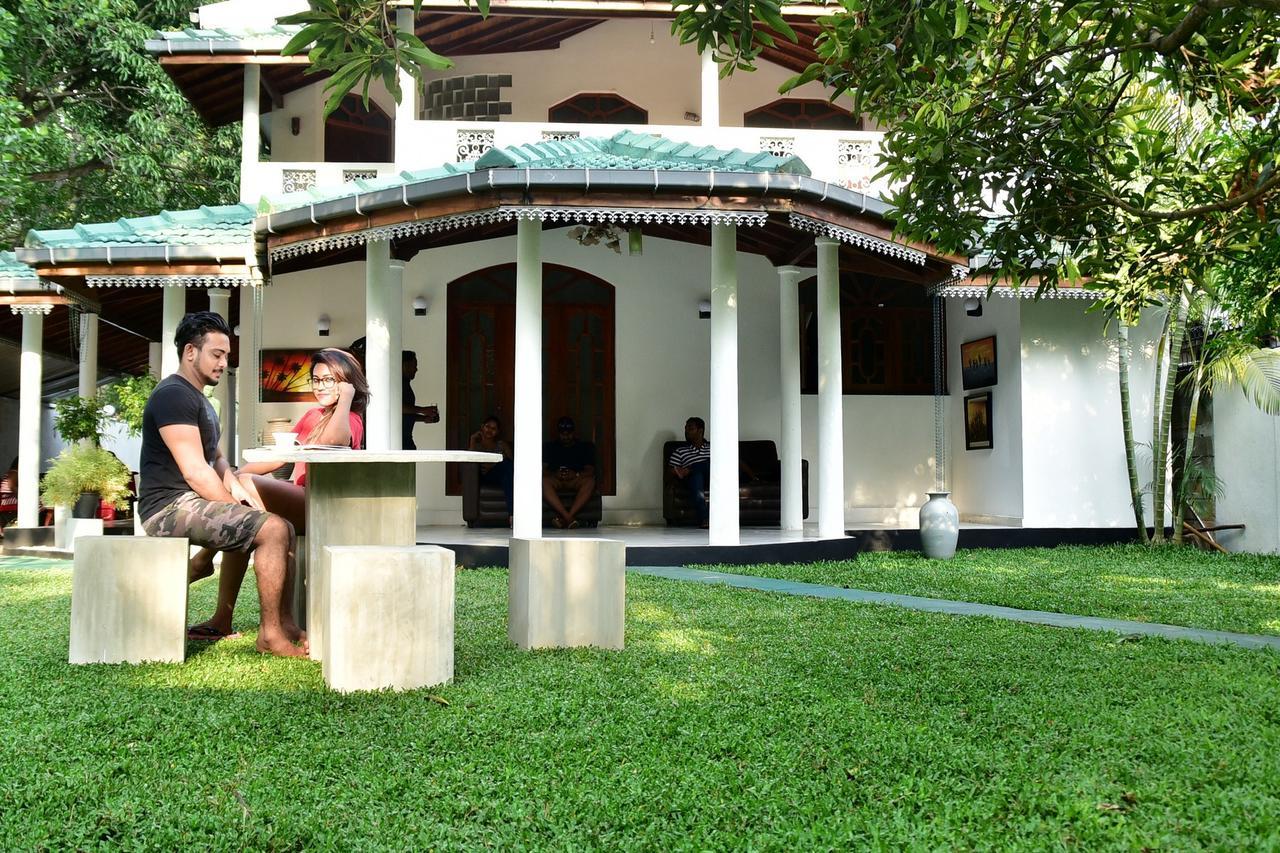 Sky Transit Hotel Katunayake Exterior photo